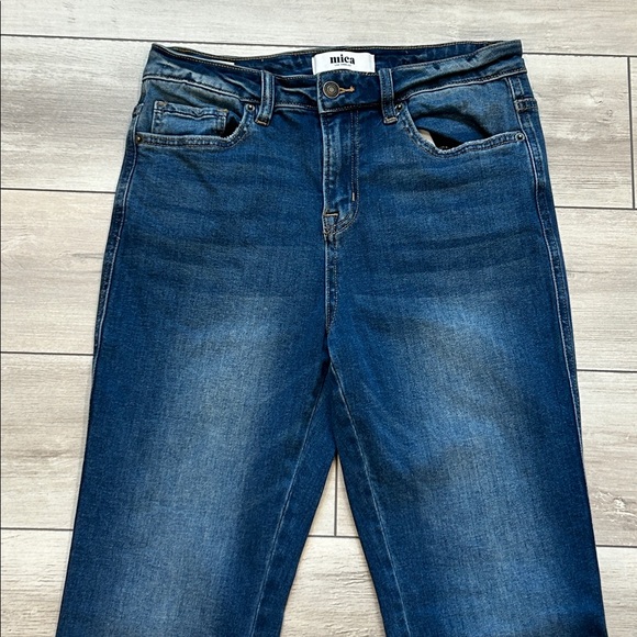 Mica Denim Mdp -F388DK High Rise Crop Flare W/ Uneven Hem jeans size 28 - Picture 2 of 9